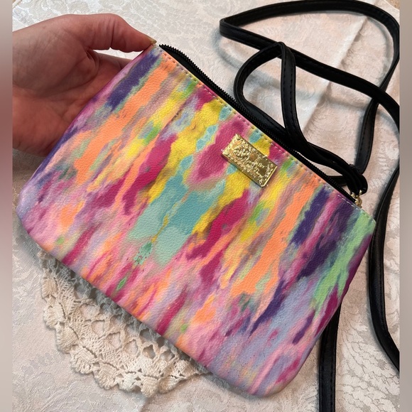 Luv Betsey by Betsey Johnson wristlet/crossbody NWOT - Picture 3 of 6